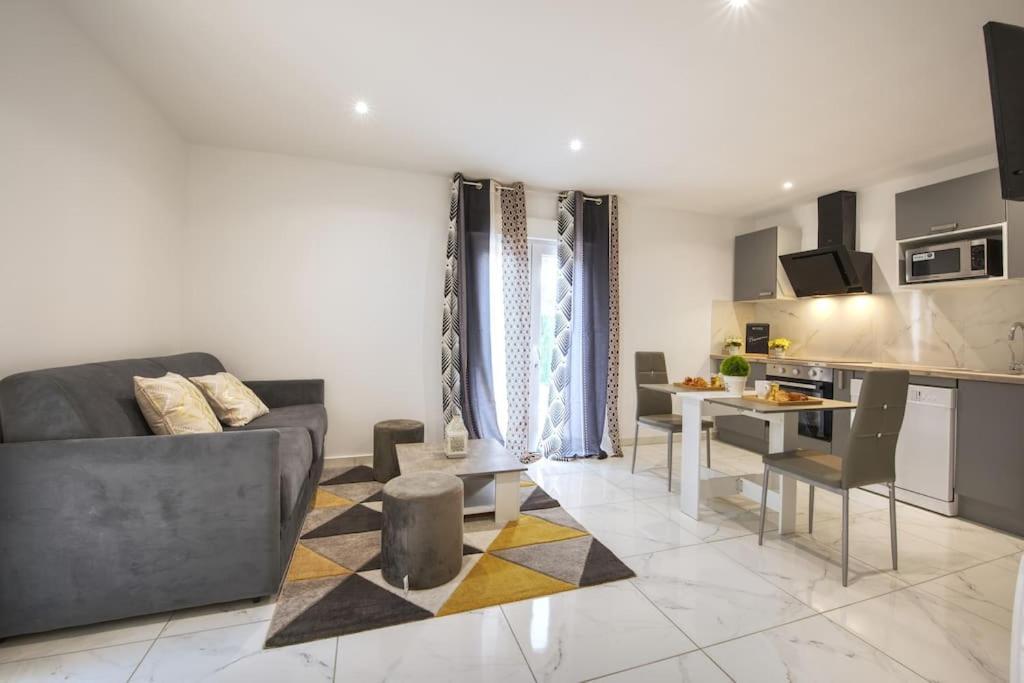 Appt P2 De 1 A 6 Pers A Rognac Apartamento Exterior foto