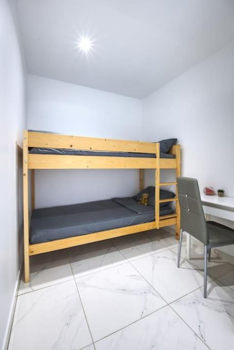 Appt P2 De 1 A 6 Pers A Rognac Apartamento Exterior foto